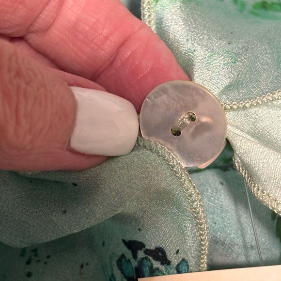 Dinah Lee Wearable Buttoned Art Shawl Wrap Scarf Floral Blue Pink Green Yellow - Picture 6 of 6